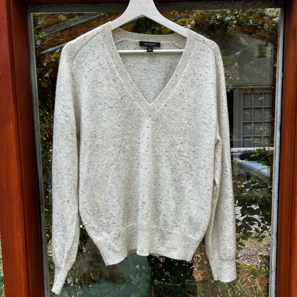 ANN TAYLOR Cashmere V-Neck Sweater XL cream with speckles